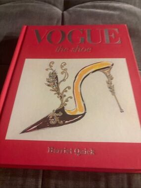 Brand new VOUGE the shoe book